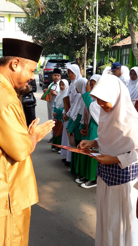  Penyerahan  Piagam Penghargaan  Kemenag Kota Serang Kepada  